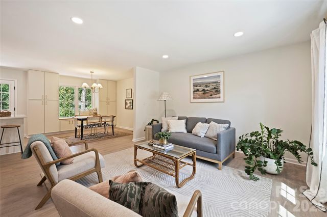 7420 Castlebar Road, Charlotte, NC 28270