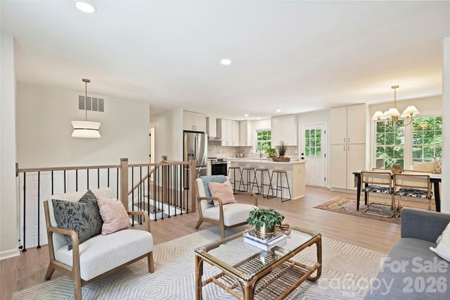 7420 Castlebar Road, Charlotte, NC 28270
