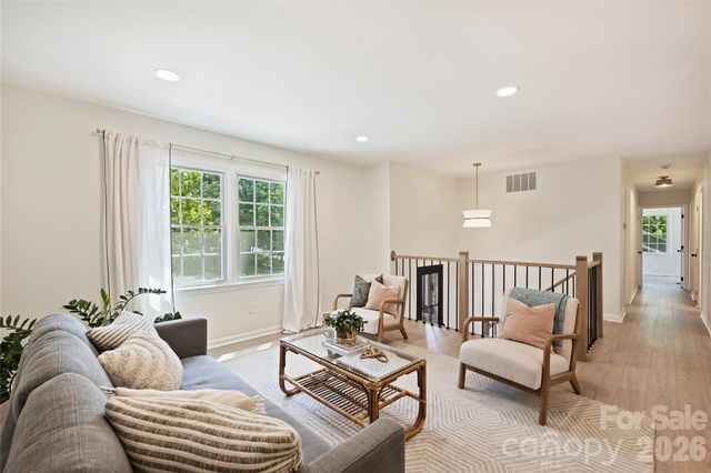 7420 Castlebar Road, Charlotte, NC 28270
