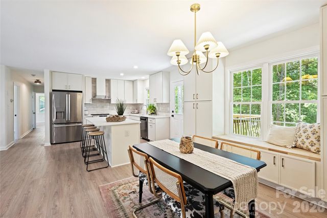 7420 Castlebar Road, Charlotte, NC 28270