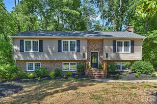7420 Castlebar Road, Charlotte, NC 28270
