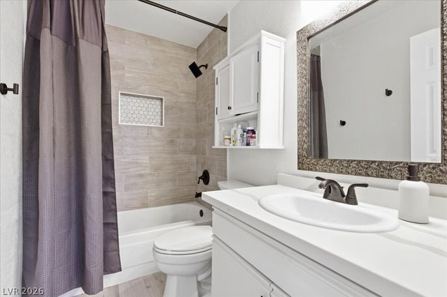 7012 Bright Springs Court, Las Vegas, NV 89113