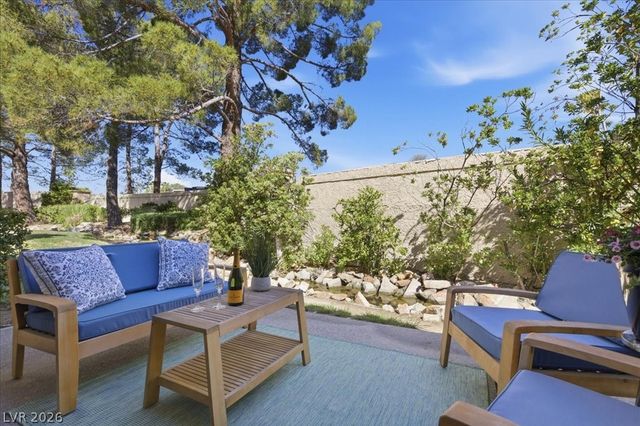 7012 Bright Springs Court, Las Vegas, NV 89113