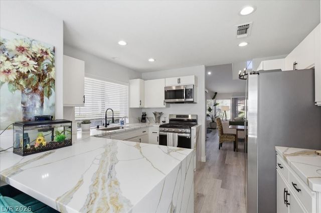 7012 Bright Springs Court, Las Vegas, NV 89113