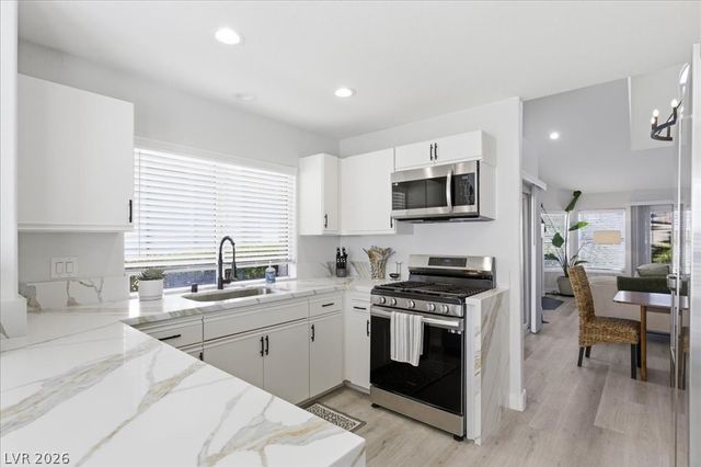 7012 Bright Springs Court, Las Vegas, NV 89113