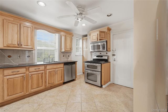 2 Park Lane 4C, Mount Vernon, NY 10552