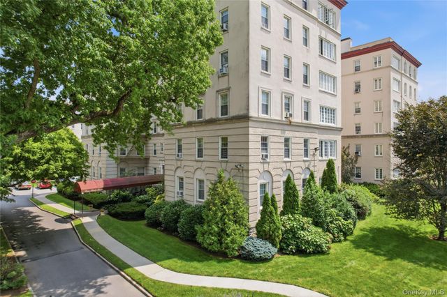 2 Park Lane 4C, Mount Vernon, NY 10552