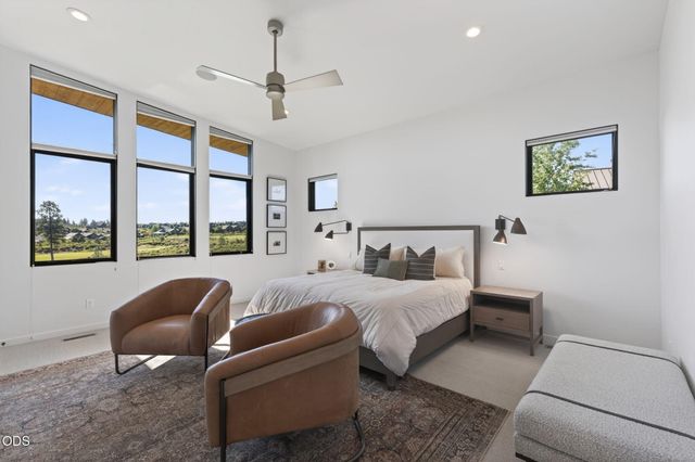 61404 SW Skene Trail, Bend, OR 97702
