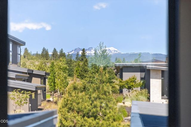 61404 SW Skene Trail, Bend, OR 97702
