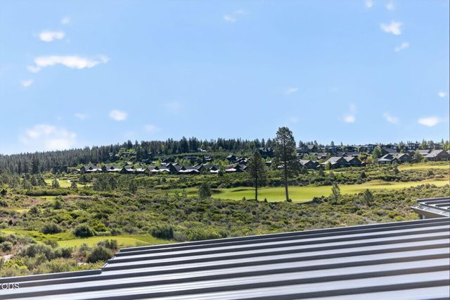 61404 SW Skene Trail, Bend, OR 97702