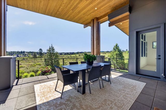 61404 SW Skene Trail, Bend, OR 97702