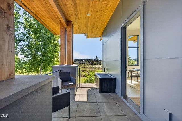 61404 SW Skene Trail, Bend, OR 97702