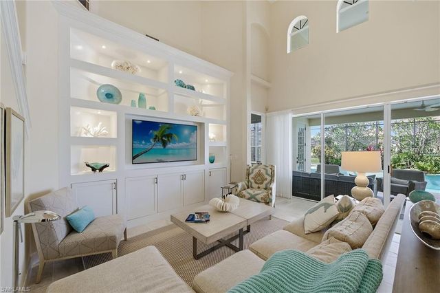 2292 Island Cove CIR, Naples, FL 34109