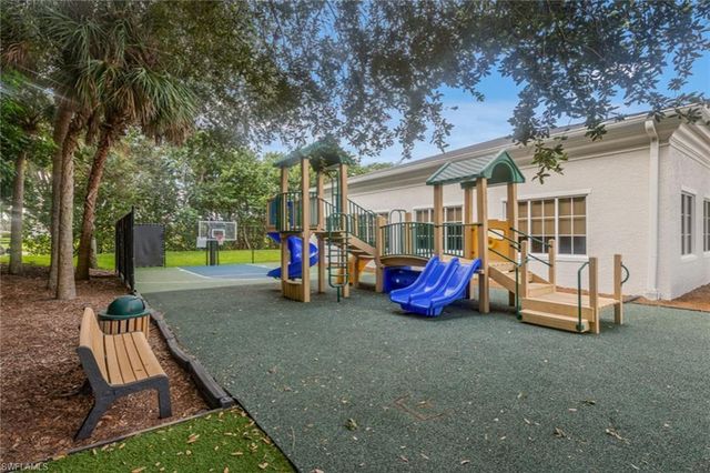 2292 Island Cove CIR, Naples, FL 34109
