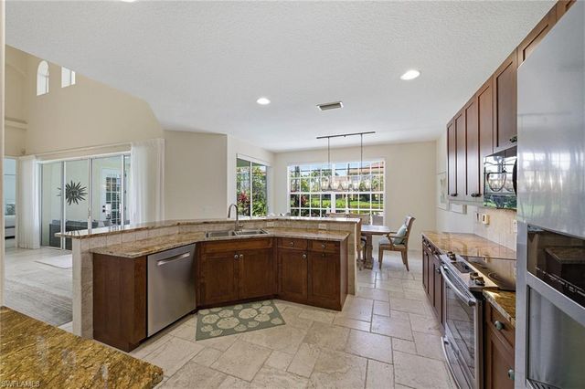 2292 Island Cove CIR, Naples, FL 34109