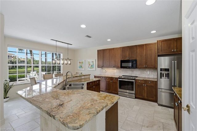 2292 Island Cove CIR, Naples, FL 34109