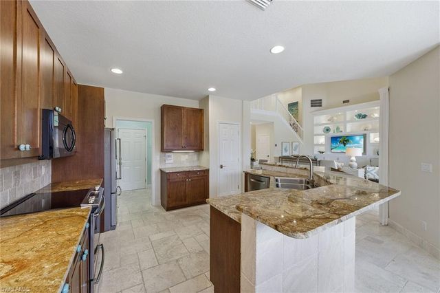 2292 Island Cove CIR, Naples, FL 34109