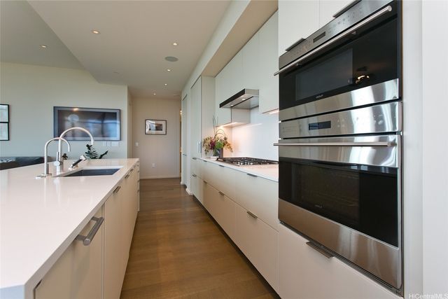 1388 Ala Moana Boulevard 8700, Honolulu, HI 96814