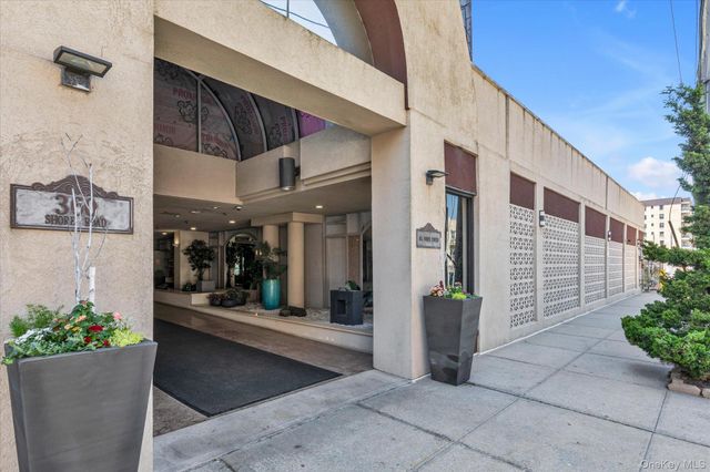 360 Shore Road 2C, Long Beach, NY 11561