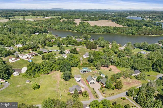 161 TROY RD, Louisa, VA 23093