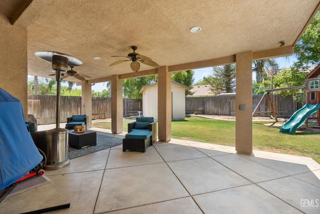11315 Pacific Shores Drive, Bakersfield, CA 93312