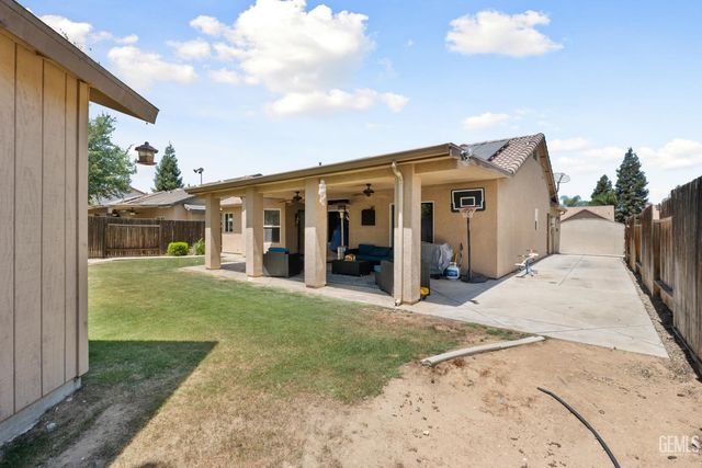 11315 Pacific Shores Drive, Bakersfield, CA 93312
