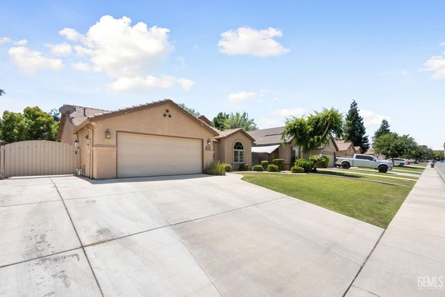 11315 Pacific Shores Drive, Bakersfield, CA 93312