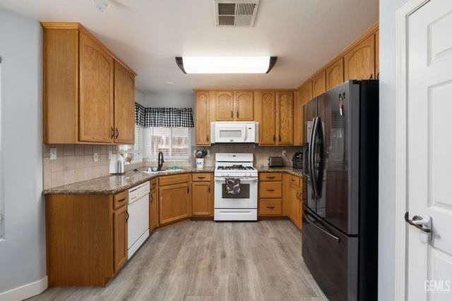 11315 Pacific Shores Drive, Bakersfield, CA 93312