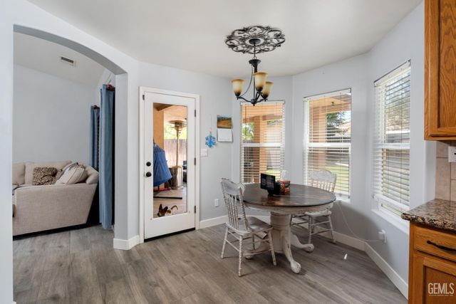 11315 Pacific Shores Drive, Bakersfield, CA 93312