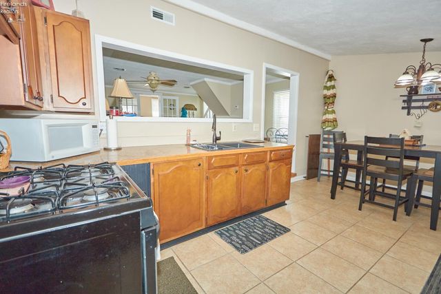 33 Northview Place, Huron, OH 44839