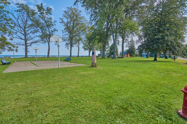 33 Northview Place, Huron, OH 44839