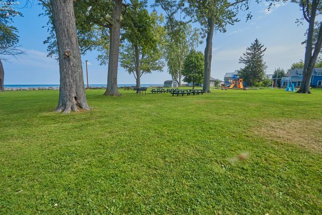 33 Northview Place, Huron, OH 44839