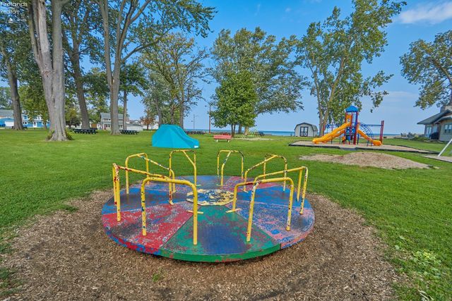 33 Northview Place, Huron, OH 44839