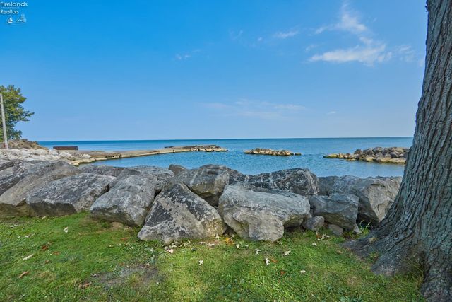 33 Northview Place, Huron, OH 44839