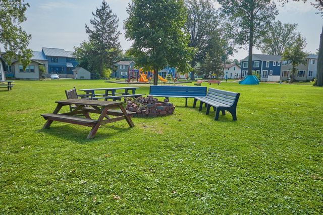 33 Northview Place, Huron, OH 44839