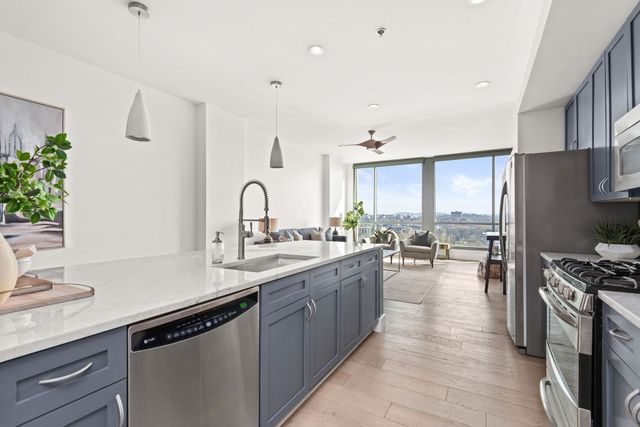 900 20th Ave S Apt 1406, Nashville, TN 37212