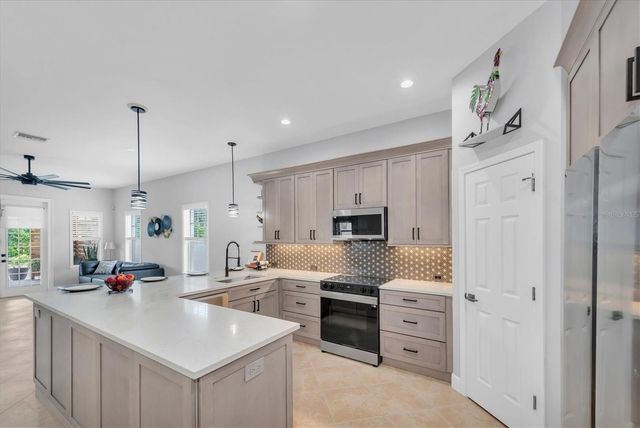 3003 W LEROY STREET, Tampa, FL 33607