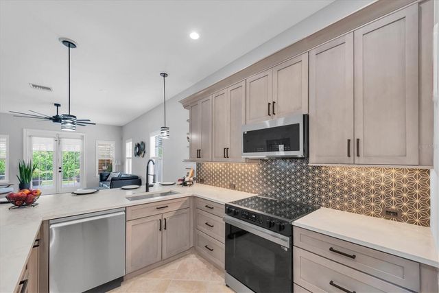 3003 W LEROY STREET, Tampa, FL 33607