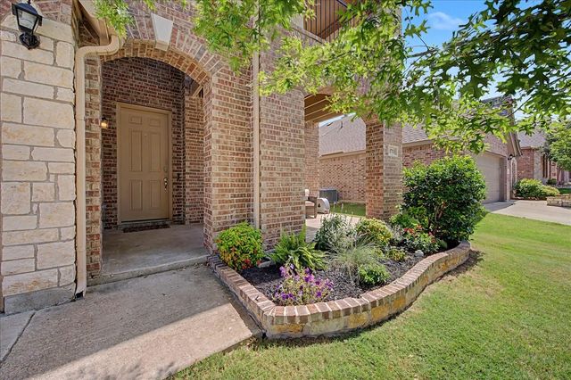 11713 Buckthorn Drive, Fort Worth, TX 76108
