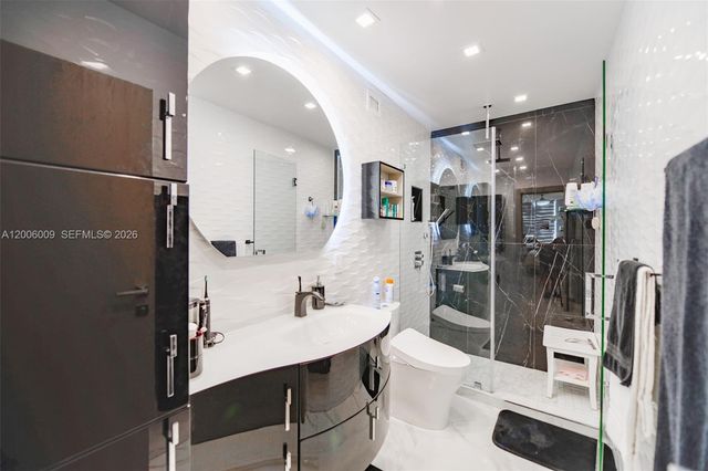 1980 S Ocean Dr PHG, Hallandale Beach, FL 33009