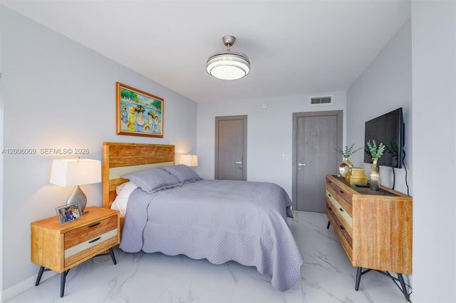 1980 S Ocean Dr PHG, Hallandale Beach, FL 33009