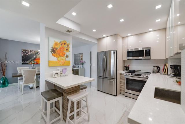 1980 S Ocean Dr PHG, Hallandale Beach, FL 33009