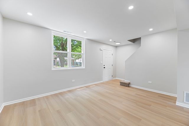 1835 S Ridgeway Avenue, Chicago, IL 60623