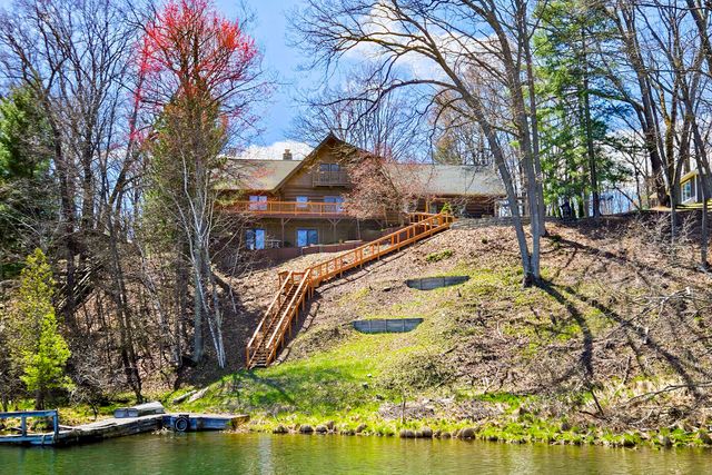 11550 N Hilltop Drive, Irons, MI 49644