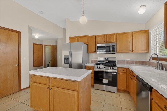 7109 Acton Court NW, Albuquerque, NM 87114