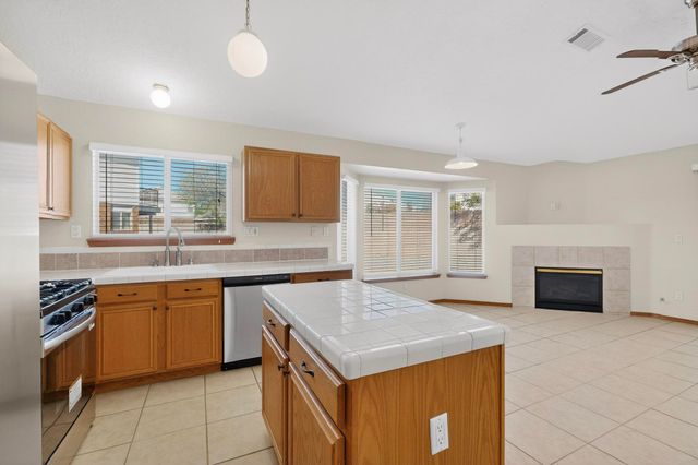 7109 Acton Court NW, Albuquerque, NM 87114