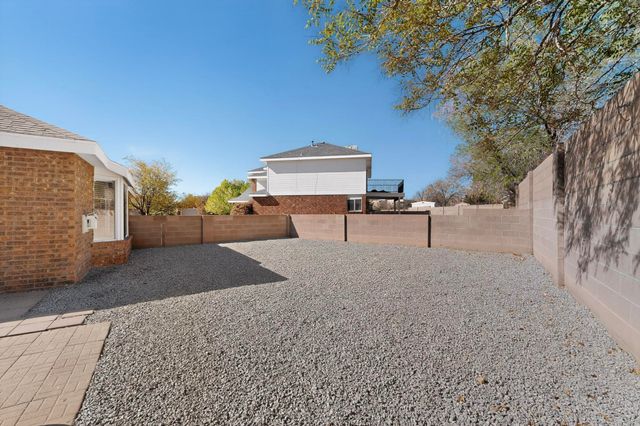 7109 Acton Court NW, Albuquerque, NM 87114