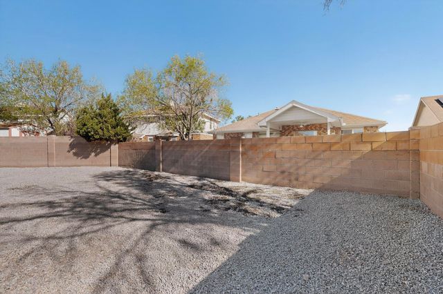 7109 Acton Court NW, Albuquerque, NM 87114