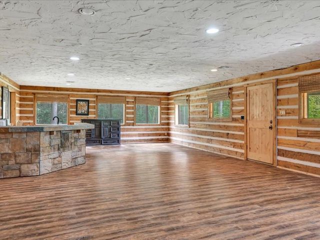 2104 Brentwood Drive, Lufkin, TX 75901