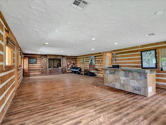 2104 Brentwood Drive, Lufkin, TX 75901